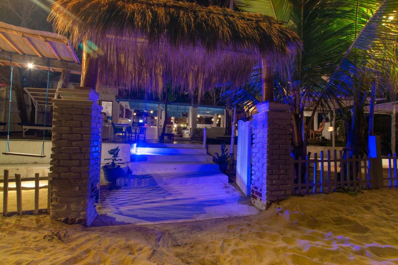 Water Edge Hotel & Restaurant Arugam Bay Exteriör bild